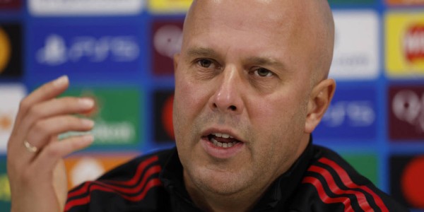 斯洛特：萨拉赫有权不满但不该向媒体说 俱乐部需要做出处理