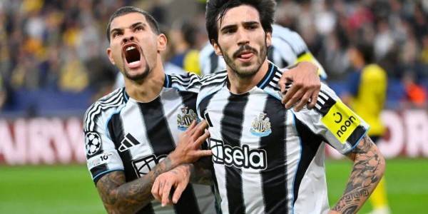 比戈登更出色！纽卡25岁铁腰闪耀欧冠他是真正的世界级