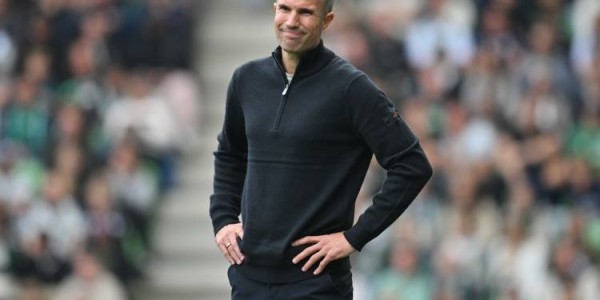 换帅最佳选择？范佩西7轮不败当选最佳主帅，若重返曼联能成功吗